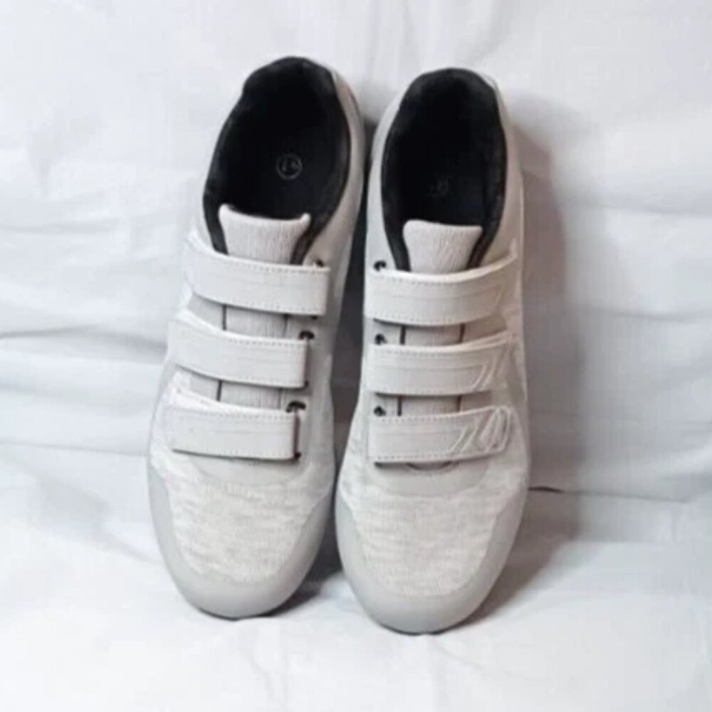 NEW Without Box 41/ 8 Mens Sport Light Gray Cycling Shoes 2/3 Cleat Compatible